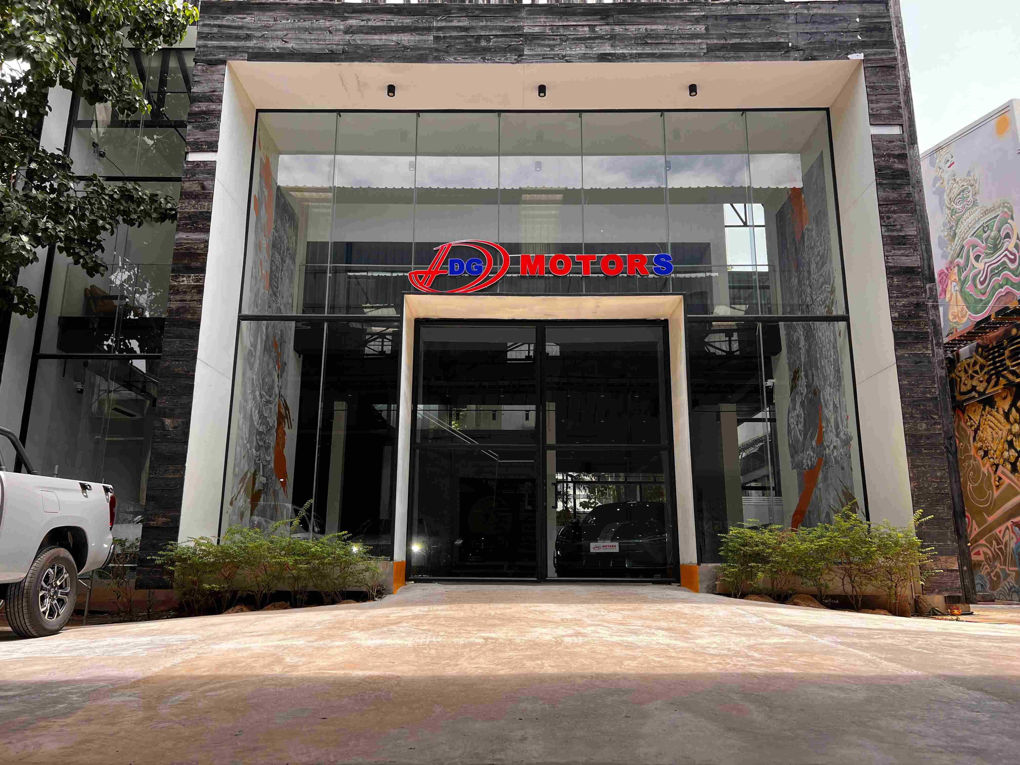 Moving forward with honors and empowering people to go to sea| China's (Chongqing·Banan) used car export base has drawn a new chapter for Chongqing cars going abroad!