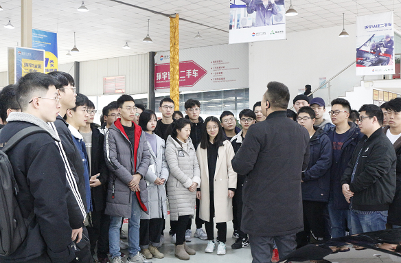 Strengthen school-enterprise cooperation and enhance Huanyu Automobile's sense of social responsibility!