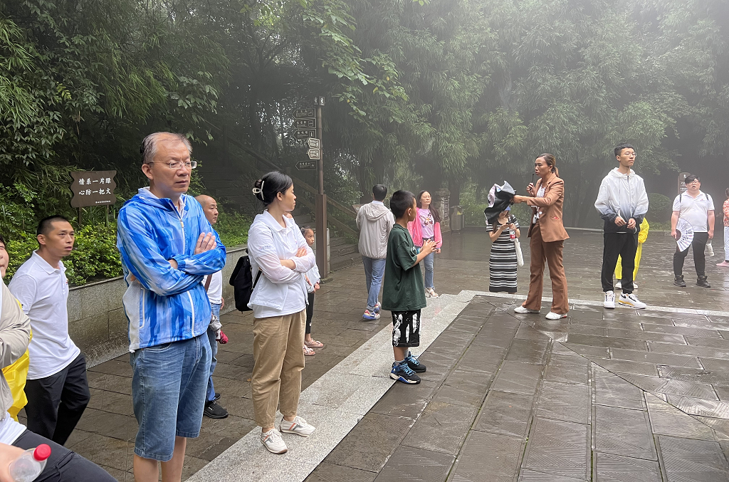 Xiongguan Road is as true as iron, and now it is moving forward from scratch---Huanyu Haohao Car Party Branch celebrates the 102nd anniversary of the founding of the Party