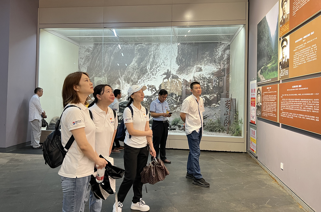 Xiongguan Road is as true as iron, and now it is moving forward from scratch---Huanyu Haohao Car Party Branch celebrates the 102nd anniversary of the founding of the Party