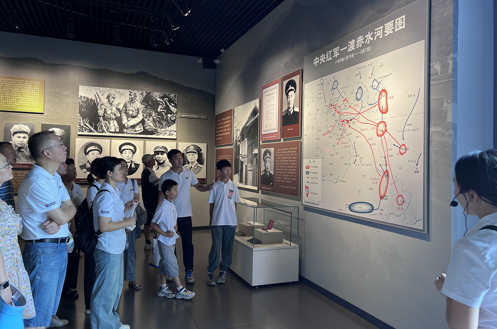 Inheriting the revolutionary spirit of the Red Army, the Huanyu Automobile Party Branch visited the Sidu Chishui Memorial Hall