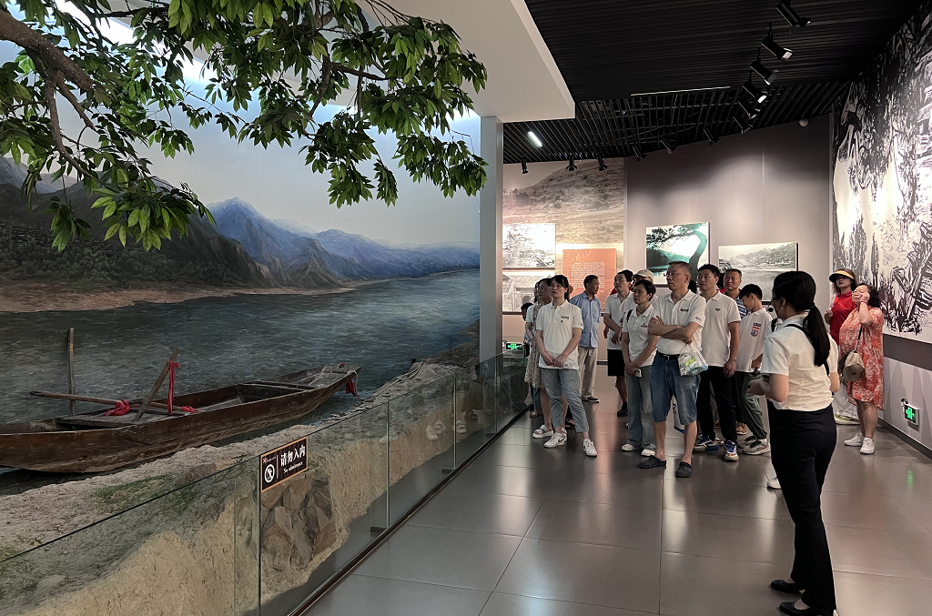 Inheriting the revolutionary spirit of the Red Army, the Huanyu Automobile Party Branch visited the Sidu Chishui Memorial Hall