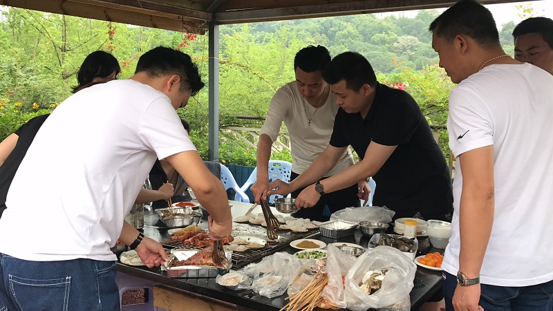 Newsletter on the first league building activity for management cadres