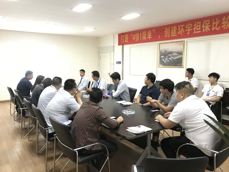 New employee induction training and new employee discussion