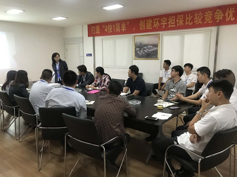 New employee induction training and new employee discussion