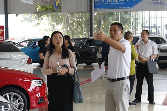 Yu Xiaoling, Director of the Consumption Department of the Municipal Commerce Commission, and his delegation visited Huanyu to inspect the integrity construction work