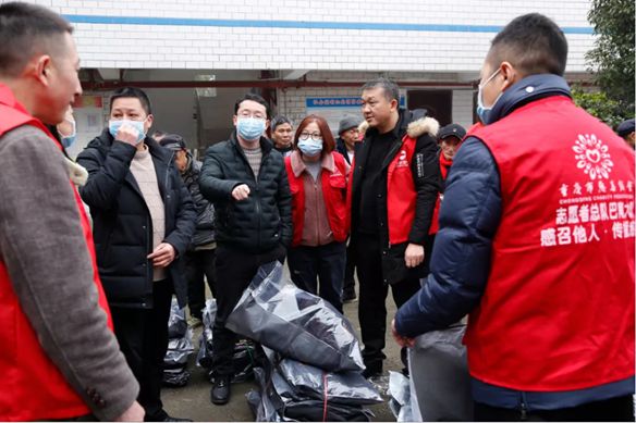 [Helping rural revitalization and sending warmth to the elderly]-Huanyu Automobile Charity Tour