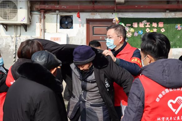 [Helping rural revitalization and sending warmth to the elderly]-Huanyu Automobile Charity Tour