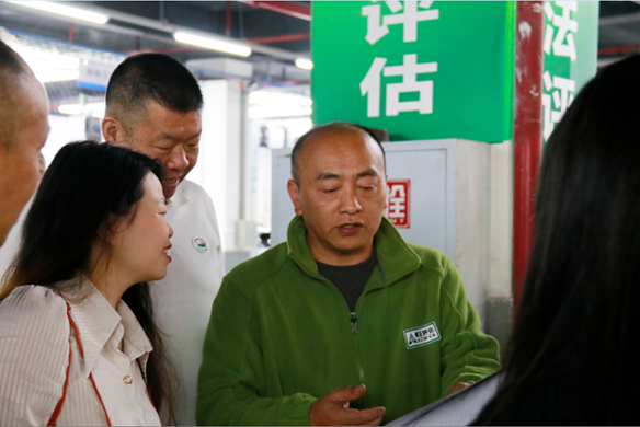 We warmly welcome all leaders and colleagues of China Automobile Dealers Association and Liu Zhi, Director of the Banan District Commerce Committee, to come and guide the work