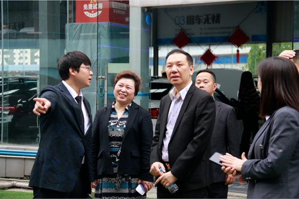 We warmly welcome all leaders and colleagues of China Automobile Dealers Association and Liu Zhi, Director of the Banan District Commerce Committee, to come and guide the work