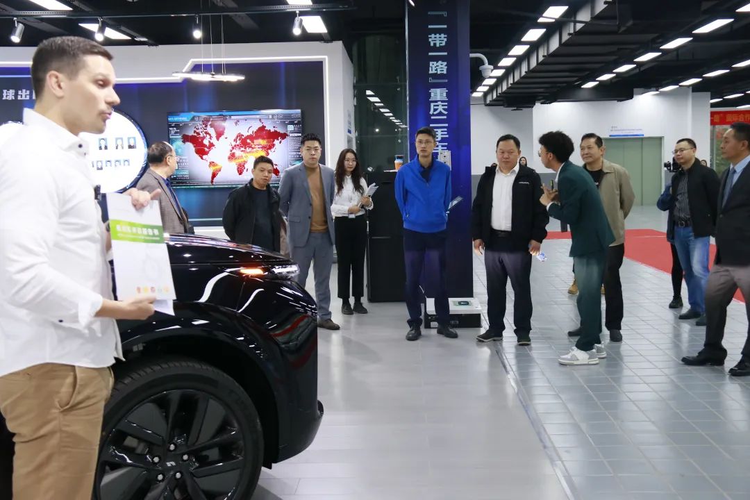 Liu Kan from the Foreign Trade Promotion Department of the Municipal Commerce Commission visited and investigated Huanyu's 