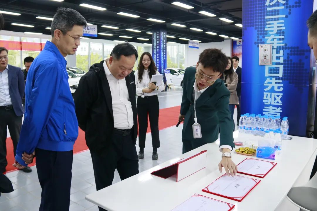 Liu Kan from the Foreign Trade Promotion Department of the Municipal Commerce Commission visited and investigated Huanyu's 