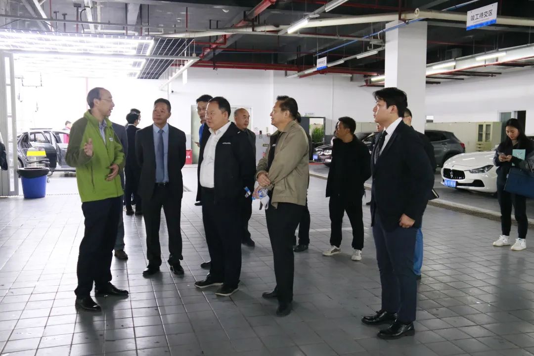 Liu Kan from the Foreign Trade Promotion Department of the Municipal Commerce Commission visited and investigated Huanyu's 