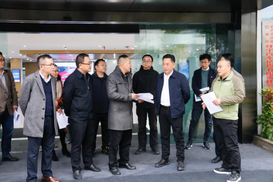 Member of the Standing Committee of Xu Jianghai visited Huanyu Automobile Company for research and discussion on the development of used car export bases