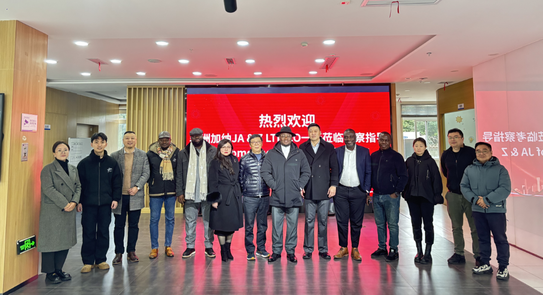 Africa and Ghana JA Z Ltd, Co visited Chongqing Huanyu Automobile for inspection