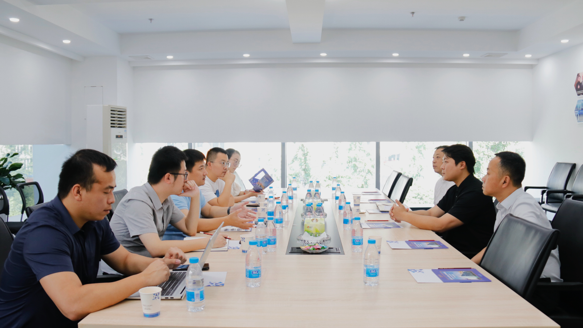 Xiamen Cinda International Trade Automobile executives inspect Chongqing Banan used car export base