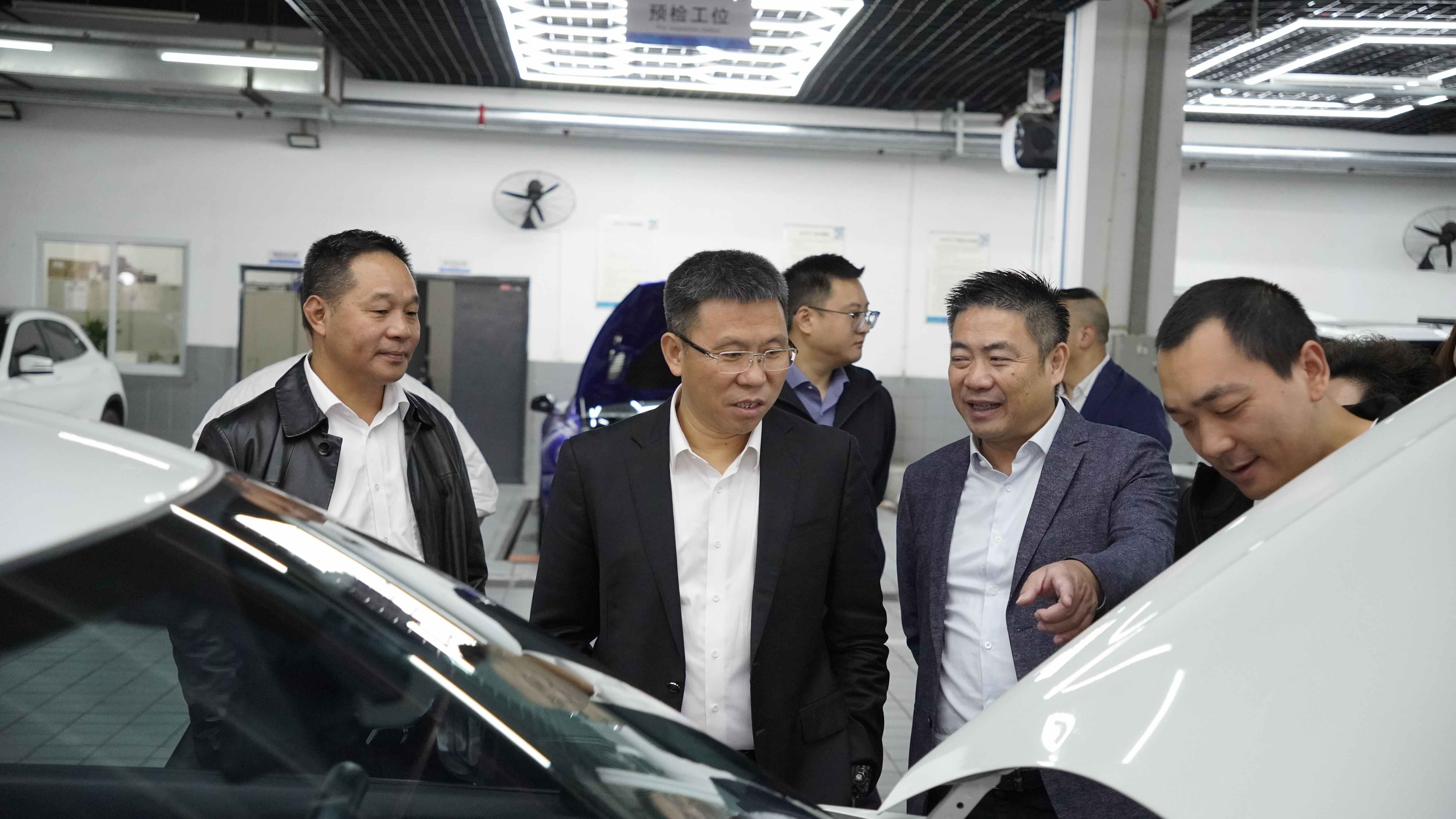 Guangzhou business delegation visited Huanyu Automobile to discuss new opportunities for used cars to go abroad
