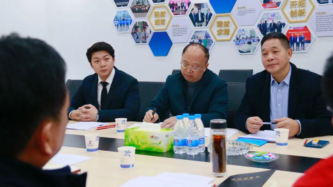 Xu Jianghai, member of the Standing Committee of the Banan District District Party Committee, visited and investigated Huanyu Automobile's 