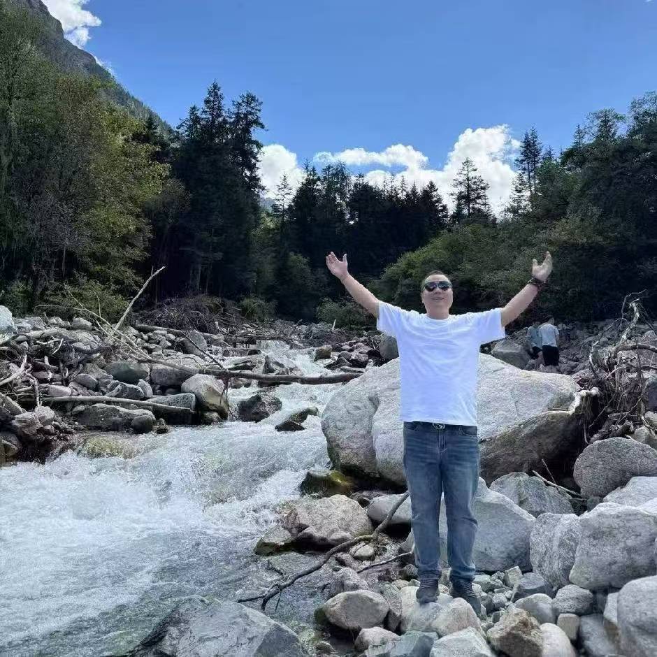 Seize the opportunity of the explosion of used car export logistics and increase the 2026 performance target by 20%| Second-hand car owners 'New Year's journey