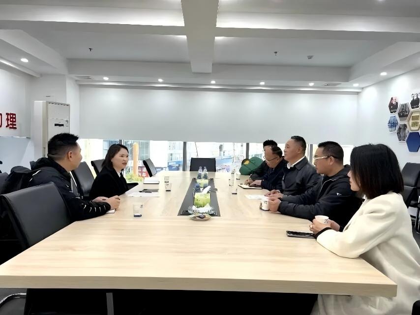 Ma Can, Deputy Director of the Banan District Commerce Committee, visited China (Chongqing·Banan) used car export base for research and guidance