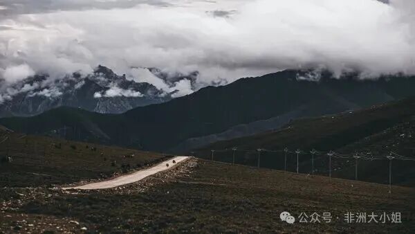 With a population of 1.4 billion, why is the car market just beginning?