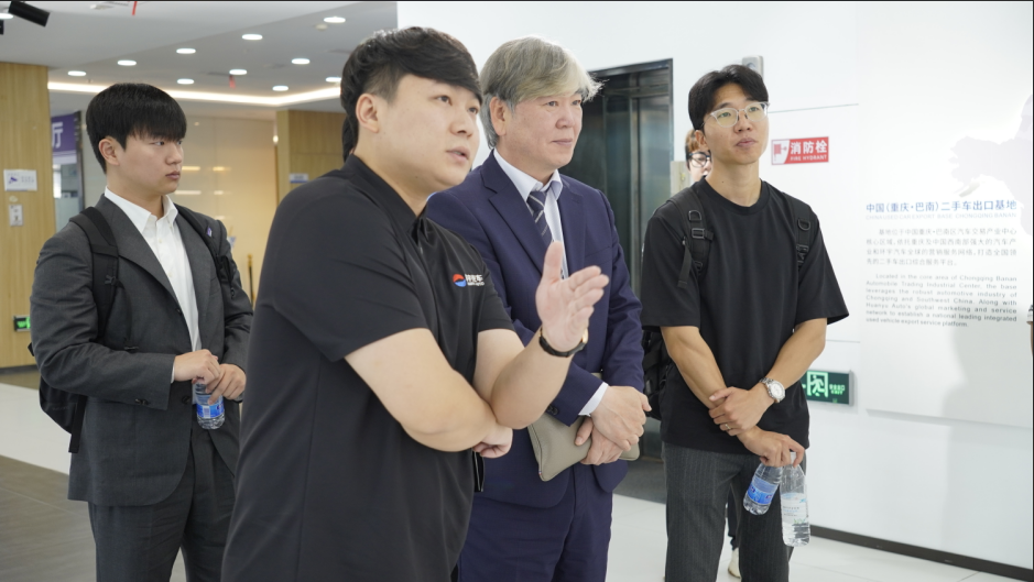 Park Young-hwa, President of the Korea Used Car Export Association, and his party visited the used car export base in China (Banan, Chongqing)