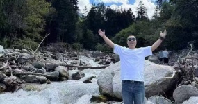 Seize the opportunity of the explosion of used car export logistics and increase the 2026 performance target by 20%| Second-hand car owners 'New Year's journey