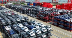 Tunisia's car market is divided: formal agency imports fell by 14%, while parallel imports rose by 23%