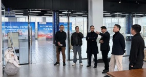 Shi Yunsheng, general manager of Tianjin Huatu Automobile, and his party visited Chongqing Huanyu Automobile to discuss cooperation matters in used car export