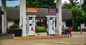 Laos will suspend the import of fuel vehicles from June 1 until the end of 2026: New energy vehicles usher in a policy window